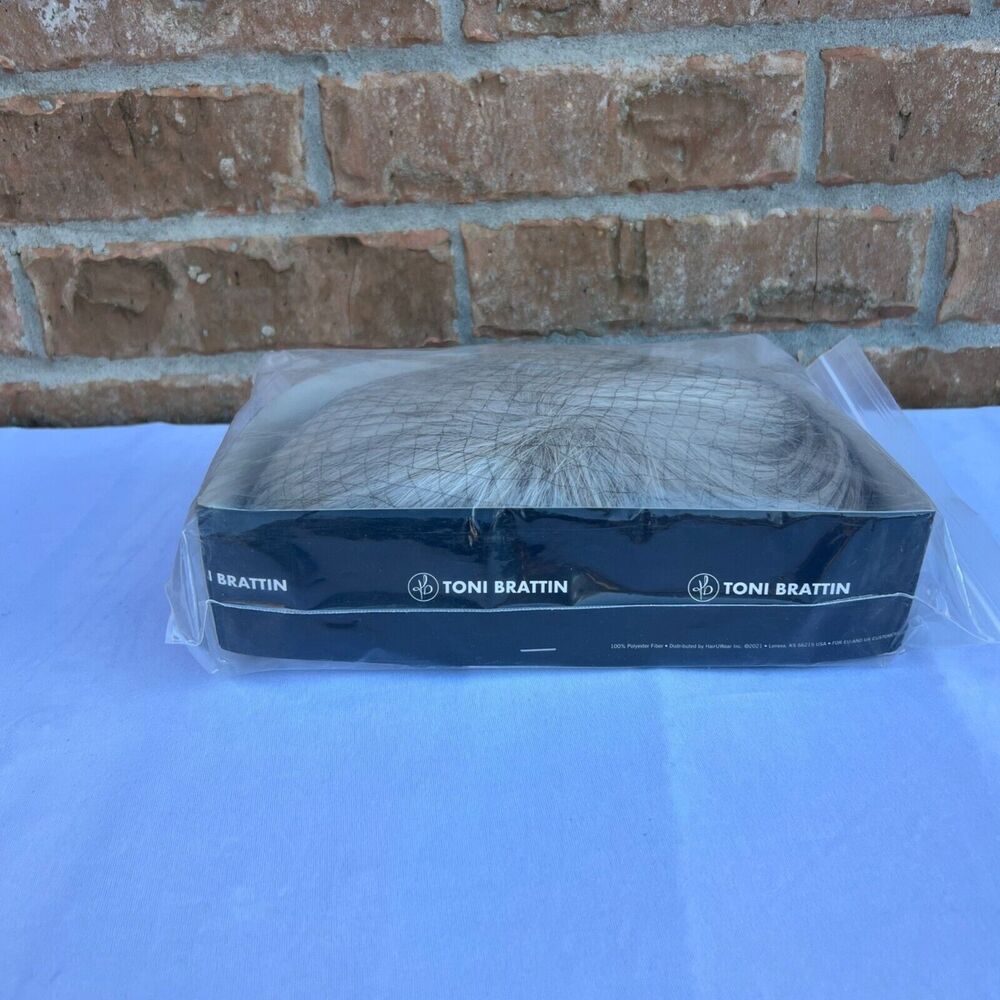 New Sealed Toni Brattin Wigs Ravishing Wig Reg HF #338 Light Grey